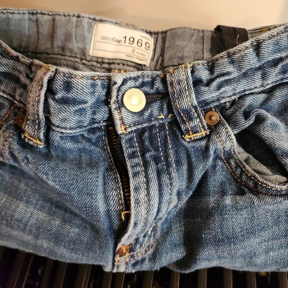 3y Baby GAP distressed jeans - Picture 4 of 7
